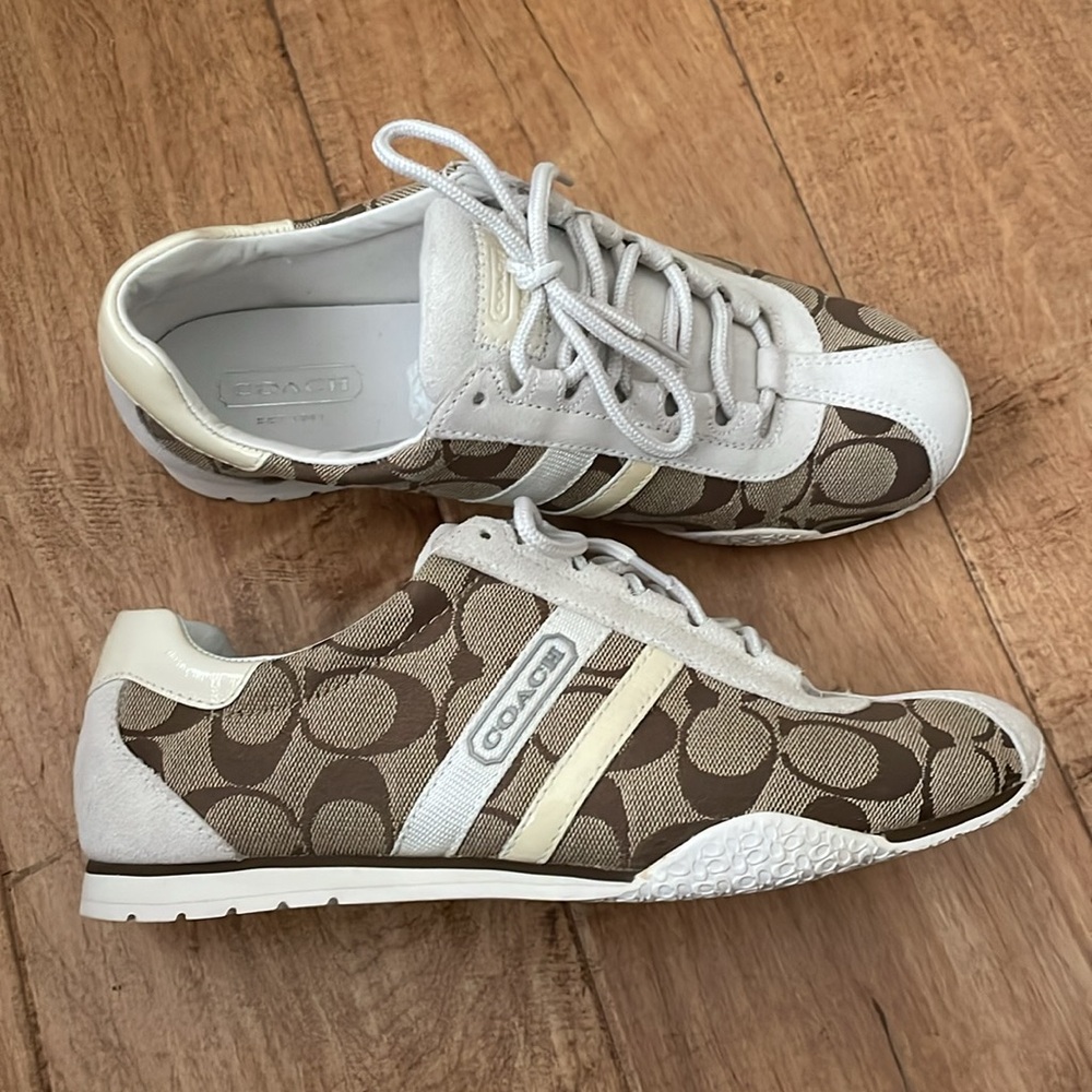 Vintage COACH logo design sneakers